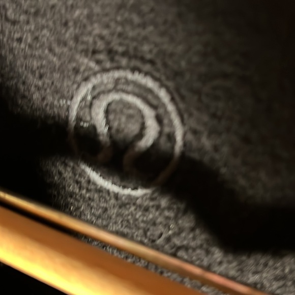 Lulu Lemon Women’s Zippered Sweatshirt Color Gray Size 6 - Picture 3 of 5